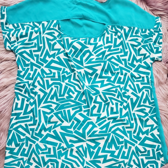 Plus Size Aztec High Low Print Top - Picture 6 of 7